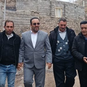 اجرای آسفالت ریزی معابر روستای دمیرچی بخش مهربان