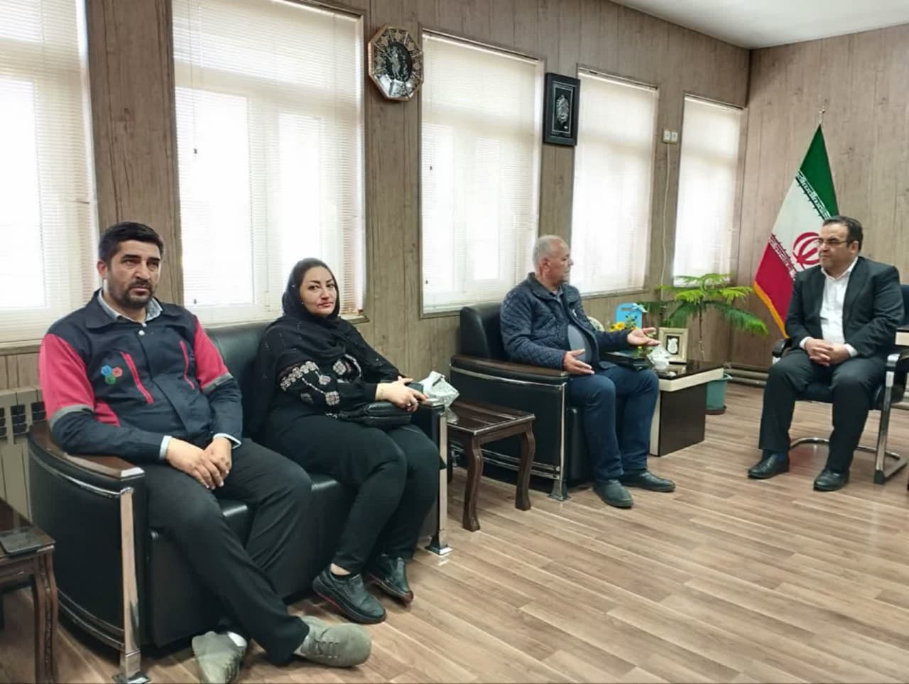 دیدار مدیران جایگاه سوخت رسانی محور سراب-اردبیل با دکتر جهانی فرماندار شهرستان سراب